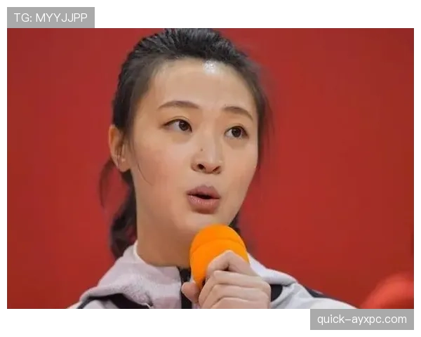 惠若琪脱下战袍变贵妇的那几张我看了三遍,瞬间怀疑自己的工资是不是假币 惠若琪脱下战袍变贵妇的那几张我看了三遍,瞬间怀疑自己的工资是不是假币