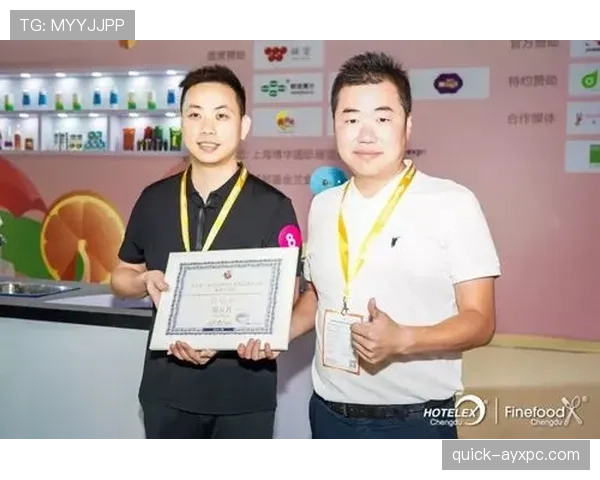 要是把唐佳豪的训练日程发到公司群,月底就没人上班了 要是把唐佳豪的训练日程发到公司群,月底就没人上班了