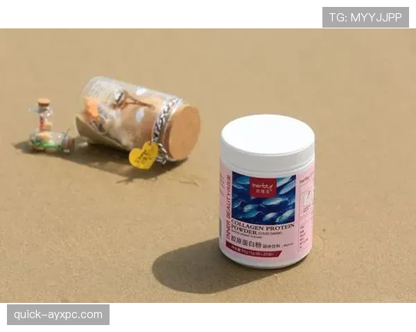 贝林厄姆家冰箱里塞满蛋白粉,连饮料都是无糖的 贝林厄姆家冰箱里塞满蛋白粉,连饮料都是无糖的